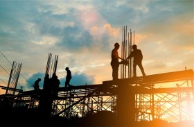 بلدية مدينة أبوظبي تنظم ورشة توعوية حول متطلبات البيئة والصحة والسلامة المهنية في المواقع الإنشائية