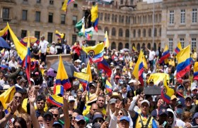 آلاف الكولومبيين يتظاهرون ضد الرئيس 