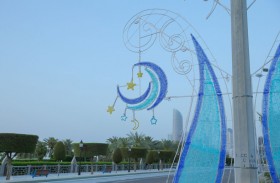 بلدية مدينة أبوظبي تبدأ تزيين شوارع أبوظبي وضواحيها بـ3200 لوحة مضيئة احتفاءً بشهر رمضان