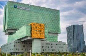 «كليفلاند كلينك أبوظبي» يجري عملية روبوتية متقدمة لتخطيط الدماغ ثلاثي الأبعاد