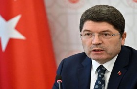 تركيا تعتقل 25 مشتبهاً في إطلاق نار على كنيسة