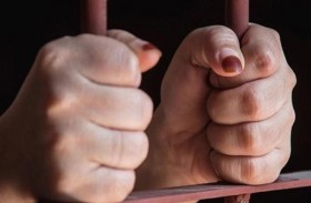 إحالة معيدة جامعية للجنايات بتهمة تعذيب ابنها