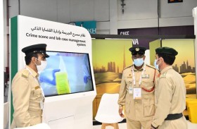 الفريق المري يتفقد مشاركة شرطة دبي في معرض جيتكس