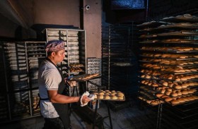 المخابز الفلبينية تقلص حجم «خبز الفقير» مع ارتفاع التضخم 