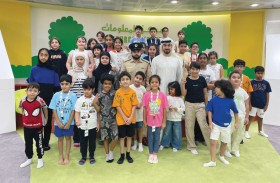 شرطة دبي تنظم دورات وورش تدريبية في المخيم الصيفي بمدينة الطفل