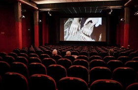 إيطاليا تشترط عرض الأفلام في دور السينما أولاً 