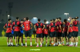 طموحات «أسود الرافدين» تواجه ضغوطات «الأحمر»