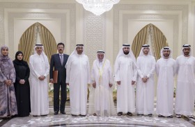 حاكم الشارقة يستقبل وفد مصرف الإمارات الإسلامي