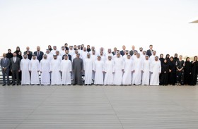 رئيس الدولة يستقبل فريق عمل مشروع قطار الاتحاد بحضور ذياب بن محمد