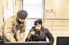 قائد عام شرطة أبوظبي يهنئ المناوبين  بعيد الأضحى المبارك