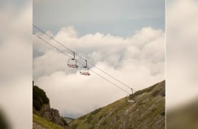 تعطّل التلفريك.. فعلق السيّاح على الجبل