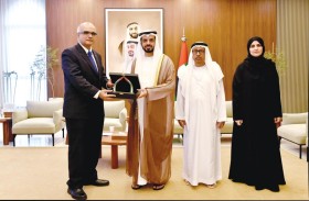 سفير سنغافورة يزور الشؤون الإسلامية والأوقاف والزكاة ويطلع على خدماتها