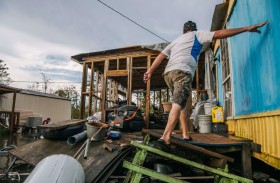 حظر تجول في نيو أورلينز الأميركية بعد مرور الإعصار 