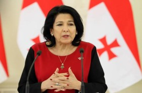 الرئيسة الجورجية تطلب من ماكرون المجيء إلى تبليسي 