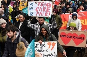 تاجر مخدرات يقدم خصماً للطاقم الطبي والمعلمين