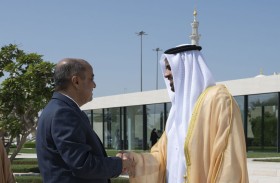 ذياب بن محمد بن زايد يستقبل رئيس الوزراء اليمني في واحة الكرامة