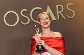 جيسي بوكلاي تصنع التاريخ بفوزها بجائزة أوسكار أفضل ممثلة