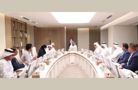 الاقتصاد تجتمع مع رؤساء ومدراء  11 جمعية تعاونية ومنافذ البيع الكبرى في الدولة