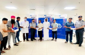 شرطة أبوظبي توزع 2500 وجبة إفطار تزامناً مع «يوم زايد للعمل الإنساني»