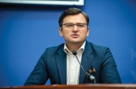 وزير خارجية أوكرانيا يتمنى تسديد «لكمة» لنظيره الروسي !