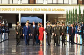 الجيش الفنزويلي وجهاز الشرطة يتعهدان بالولاء لرودريغز 