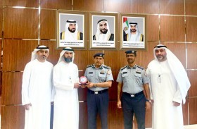 وفد من«أدنوك» يطلع على إنجازات مركز نظم المعلومات بشرطة أبوظبي
