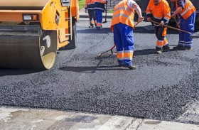 بلدية مدينة أبوظبي تطلق المشروع التجريبي لدراسة إعادة استخدام  حصى مخلفات الإسفلت في رصف الطرق