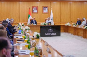 سلطان بن أحمد القاسمي يلتقي مدير جامعة الشارقة ونوابه وعمداء الكليات ومدراء المراكز والمعاهد البحثية