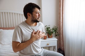 أعراض قد تسبق النوبة القلبية بأسابيع.. طبيب يحذر من تجاهلها