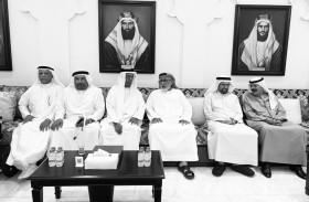  شيوخ ومواطنون ومقيمون يقدمون واجب العزاء إلى ذوي الفقيد عبيد حميد المزروعي 