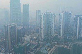 التلوث يصيب حركة الطيران في هانوي بالشلل