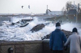 عاصفة تجتاح أجزاء من أوروبا وأخرى فى شمال شرق الولايات المتحدة