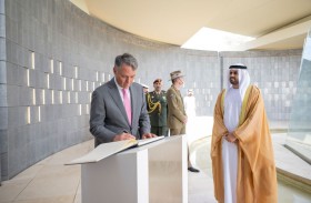 ذياب بن محمد بن زايد يستقبل نائب رئيس الوزراء الأسترالي في واحة الكرامة