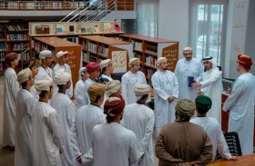 وفد طلابي عماني يطلع على جهود «الشارقة للتراث» في حفظ وصون التراث الثقافي
