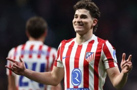 أتلتيكو يطلب من برشلونة أكثر من 150 مليون يورو للتخلي عن ألفاريز