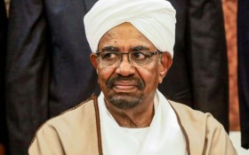 بقرار محكمة.. البشير يعود للمستشفى لإجراء فحوصات عاجلة