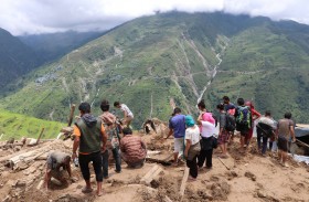 19 قتيلا بانزلاق للتربة في النيبال