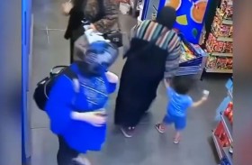 فيديو لخطف طفل من يد والدته 
