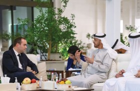 رئيس الدولة يستقبل وزير القوات المسلحة الفرنسي 
