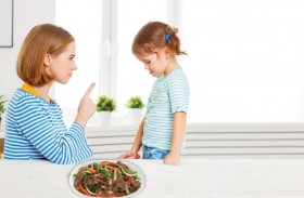 كيف أتعامل مع طفلي الذي يرفض أكل اللحوم؟