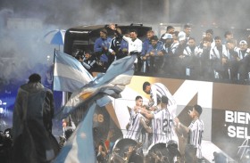 الآلاف في استقبال المنتخب الأرجنتيني من دون ميسي 