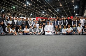 خالد بن محمد بن زايد يزور معرض الفنون المرئية للهوية الوطنية 