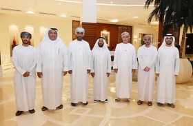 «غرفة الشارقة» تبحث مع نظيرتها في سلطنة عُمان تعزيز التعاون الاستثماري