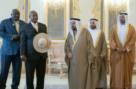 حاكم الشارقة يستقبل رئيس جمهورية أوغندا 