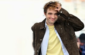 روبرت باتينسون: الانتقاد الأقسى أحيانا يكون من طفلك