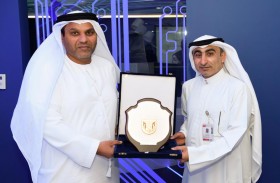 جامعة الإمارات تبحث التعاون العلمي والبحثي مع كلية الشرطة بأبوظبي