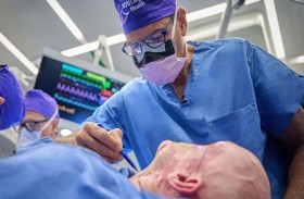 إنجاز طبي غير مسبوق.. تفاصيل أول عملية زراعة عين كاملة