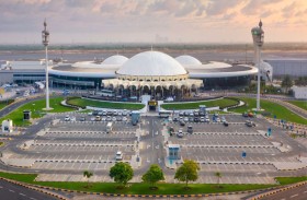 مطار الشارقة يعزز تجربة المتعاملين