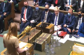 أوميكرون يواصل انتشاره.. ويضرب العديد من الشخصيات