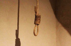 طفل ينهي حياته شنقاً 